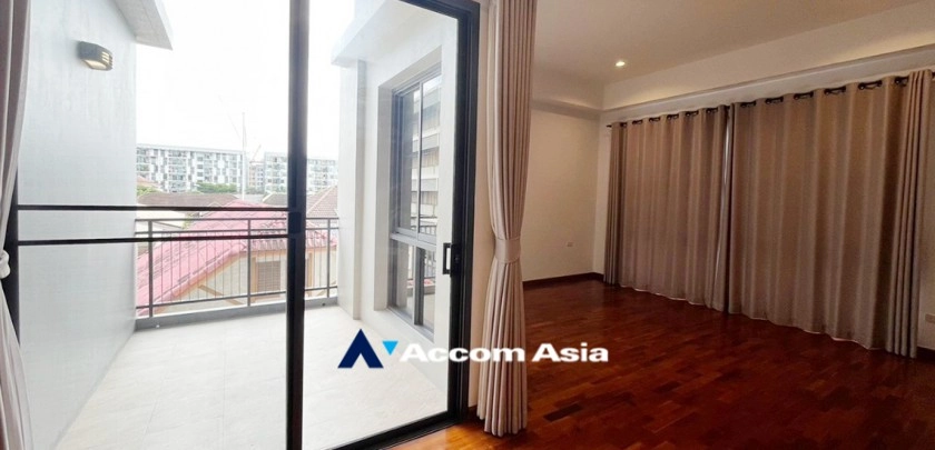 40  5 br House for rent and sale in Bang Na ,Bangkok BTS Bang Na at House in Compound AA24780