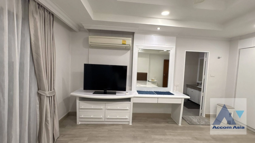 19  2 br Apartment For Rent in Sukhumvit ,Bangkok BTS Phrom Phong at Luxury fully serviced AA24784