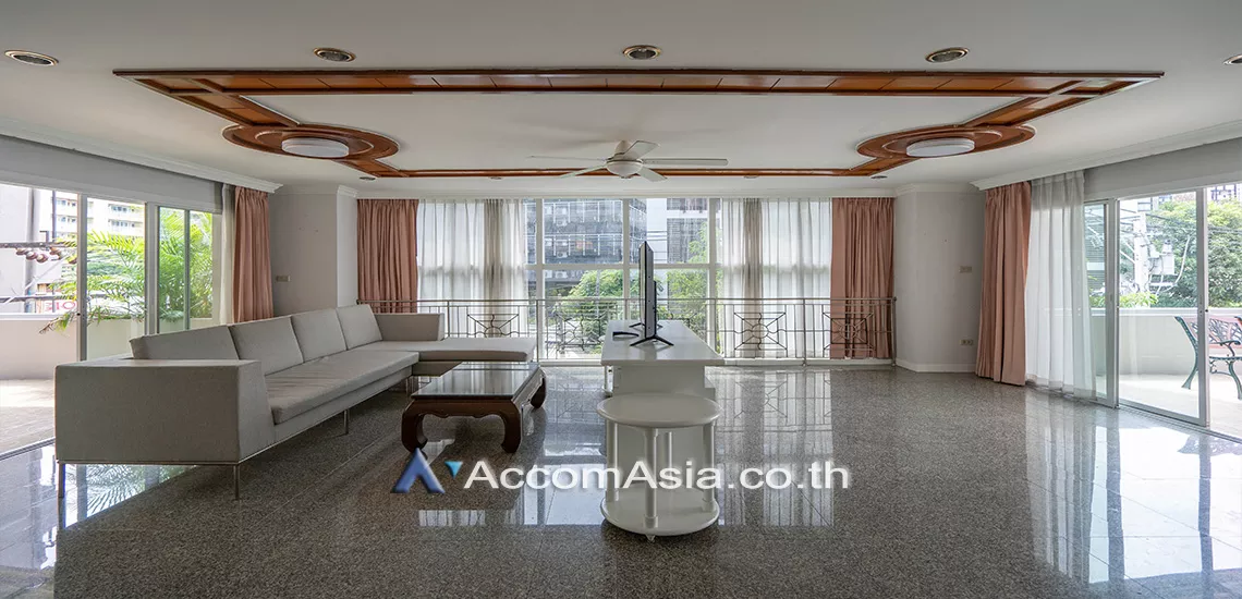 Big Balcony, Pet friendly |  Luxury fully serviced Apartment  2 Bedroom for Rent BTS Phrom Phong in Sukhumvit Bangkok