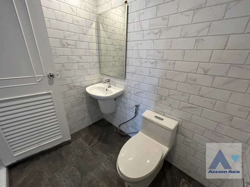 18  3 br Condominium For Rent in Sukhumvit ,Bangkok BTS Thong Lo at Karuehart Thongthip AA24799