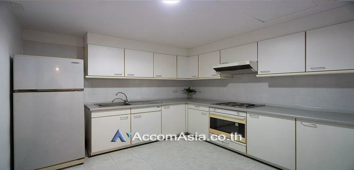  2 Bedrooms  Condominium For Sale in Sathorn, Bangkok  near BRT Thanon Chan (AA24800)