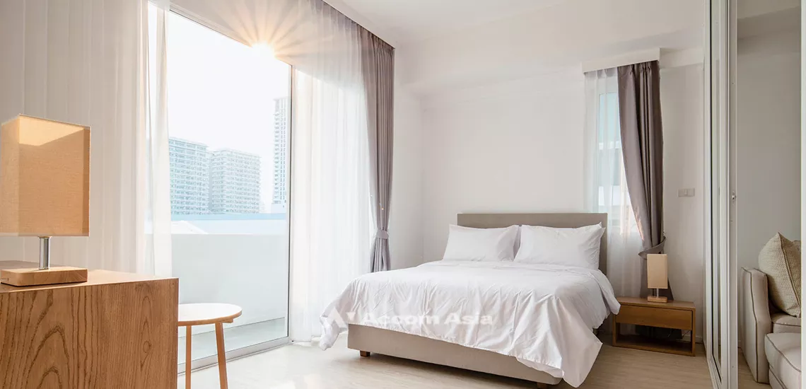 Duplex Condo |  Tiny Modern Thonglor Apartment  1 Bedroom for Rent BTS Thong Lo in Sukhumvit Bangkok