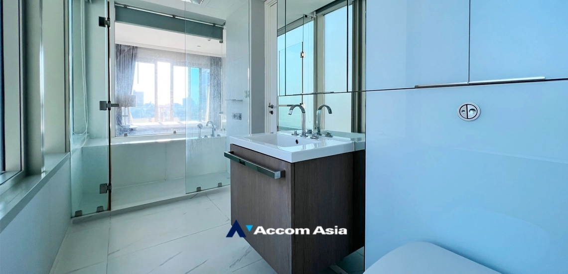 18  2 br Condominium for rent and sale in Ploenchit ,Bangkok BTS Ratchadamri - MRT Silom at 185 Rajadamri AA24815