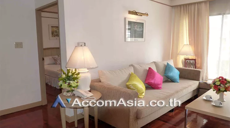 Pet friendly |  2 Bedrooms  Apartment For Rent in Ploenchit, Bangkok  near BTS Chitlom (AA24839)
