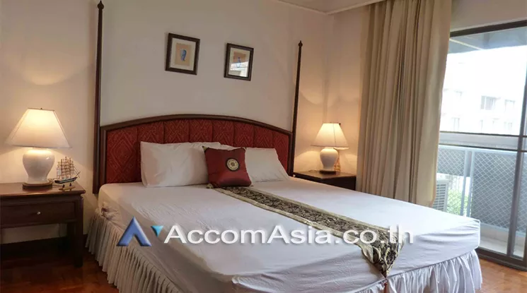 Pet friendly |  2 Bedrooms  Apartment For Rent in Ploenchit, Bangkok  near BTS Chitlom (AA24840)