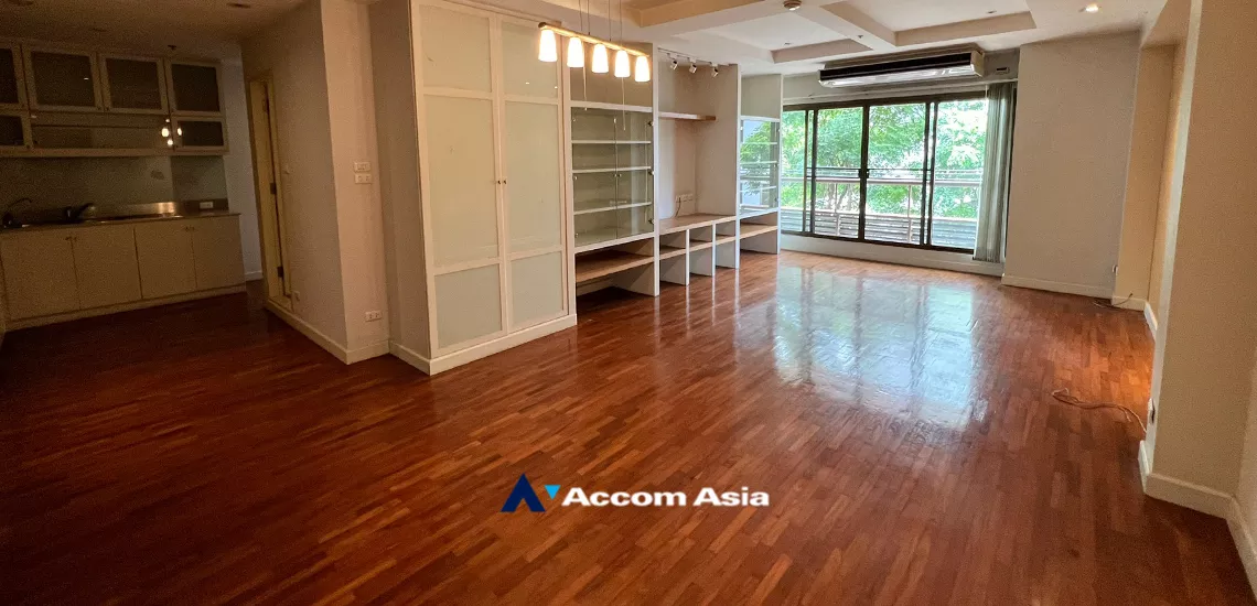  2 Bedrooms  Condominium For Sale in Ploenchit, Bangkok  near BTS Ploenchit (AA24841)
