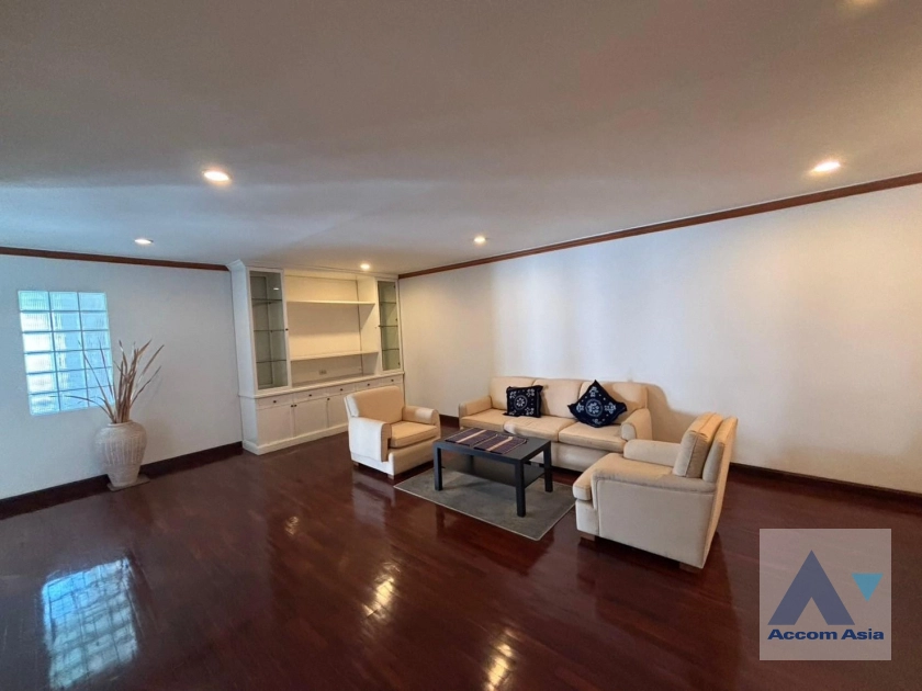 Liang Garden Condominium  2 Bedroom for Sale & Rent BRT Thanon Chan in Rama3 Bangkok