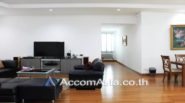  3 Bedrooms  Apartment For Rent in Sukhumvit, Bangkok  near BTS Thong Lo (AA24856)