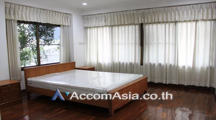 unit 3 Bedrooms  Apartment For Rent in Sukhumvit, Bangkok  near BTS Thong Lo (AA24857)