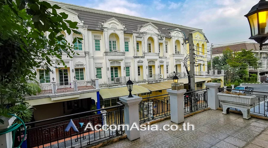 unit 3 Bedrooms  Townhouse For Rent & Sale in Sathorn, Bangkok  near BRT Wat Dan - BRT Wat Priwat (AA24872)
