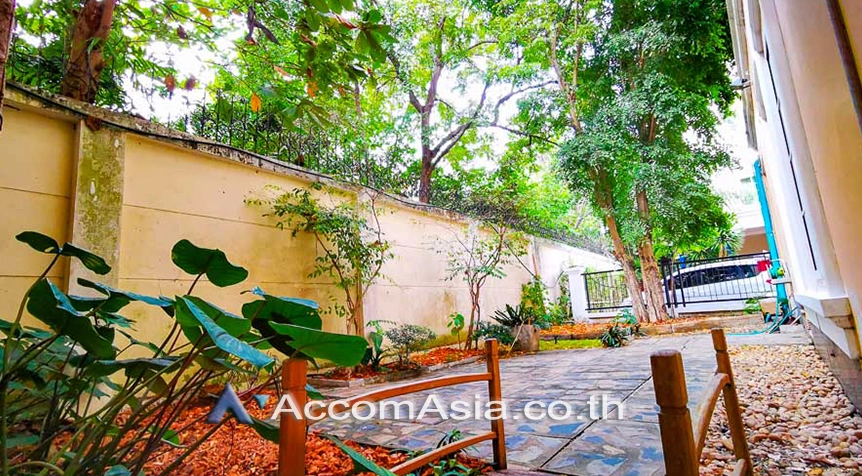 14  3 br Townhouse for rent and sale in Sathorn ,Bangkok BRT Wat Dan - BRT Wat Priwat at Baan Klang Krung Grande Vienna Rama 3 AA24872