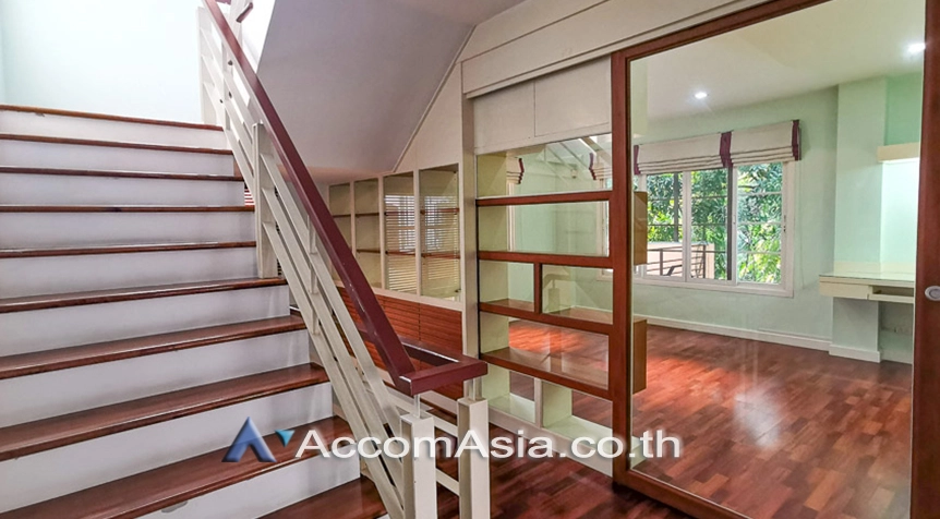 6  3 br Townhouse for rent and sale in Sathorn ,Bangkok BRT Wat Dan - BRT Wat Priwat at Baan Klang Krung Grande Vienna Rama 3 AA24872