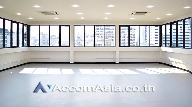 unitA whole floor |  Office space For Rent in Sukhumvit, Bangkok  near BTS Ploenchit (AA24881)