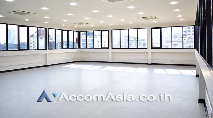  1  Office Space For Rent in Sukhumvit ,Bangkok BTS Ploenchit at Ploymitr Building AA24881