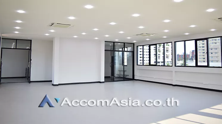 unitA whole floor |  Office space For Rent in Sukhumvit, Bangkok  near BTS Ploenchit (AA24881)
