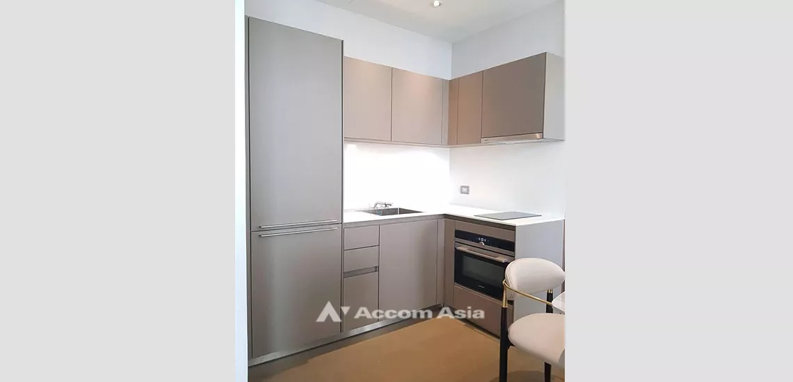  1  1 br Condominium For Rent in Ploenchit ,Bangkok BTS Ratchadamri at Magnolias Ratchadamri Boulevard AA24898