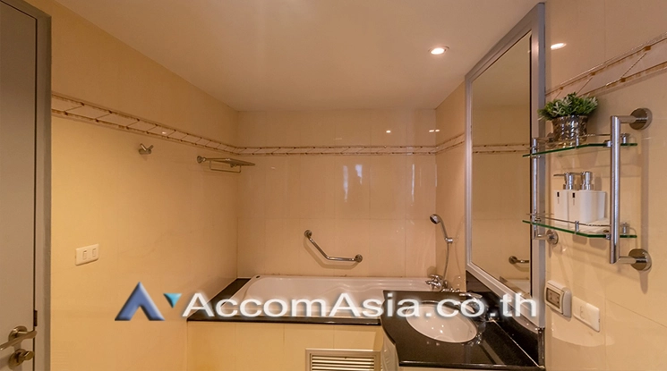unit 2 Bedrooms  Apartment For Rent in Sukhumvit, Bangkok  near BTS Thong Lo (AA24911)