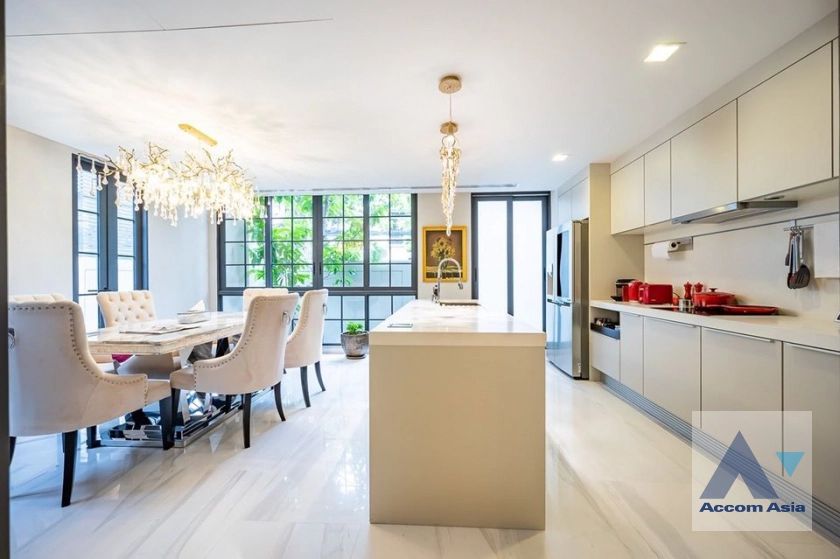 7  4 br Townhouse for rent and sale in Sukhumvit ,Bangkok BTS Asok - MRT Sukhumvit at Quarter 31 AA24922