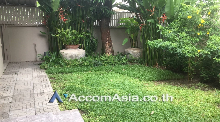 24  2 br House for rent and sale in Sukhumvit ,Bangkok BTS Phra khanong AA24944
