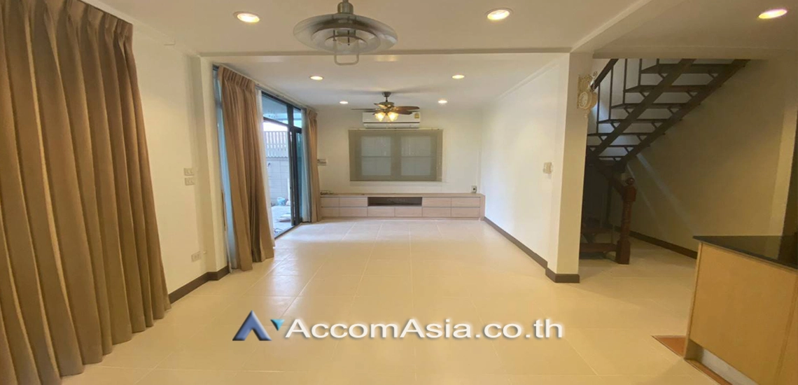 5  2 br House for rent and sale in Sukhumvit ,Bangkok BTS Phra khanong AA24944