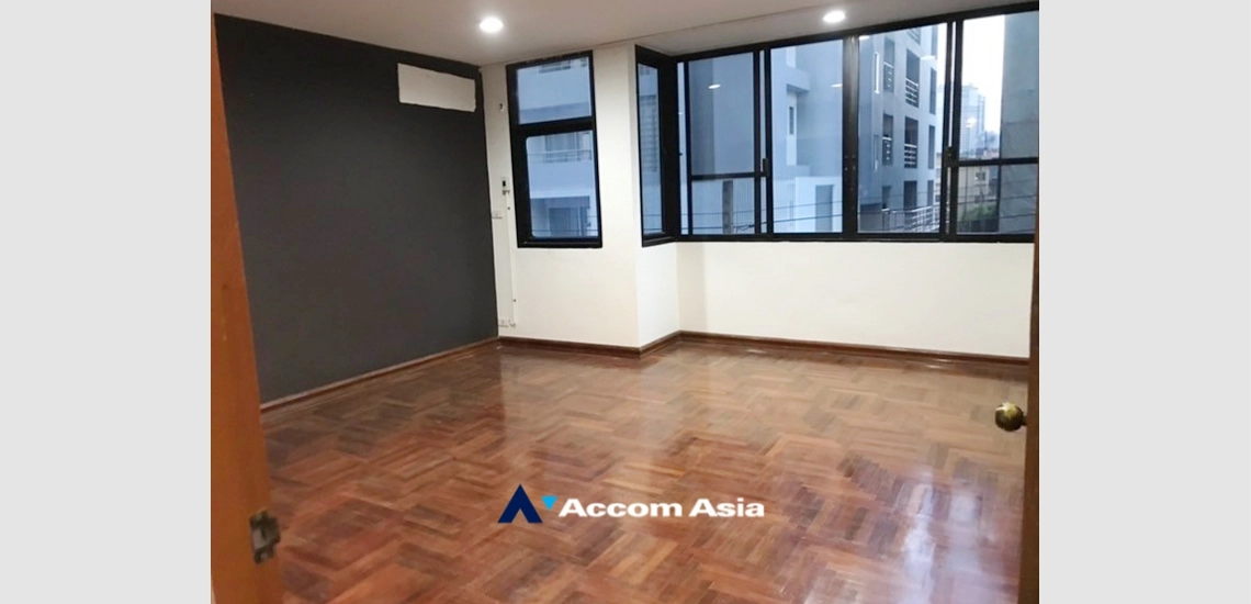 7  4 br Townhouse for rent and sale in Ploenchit ,Bangkok BTS Ploenchit AA24945