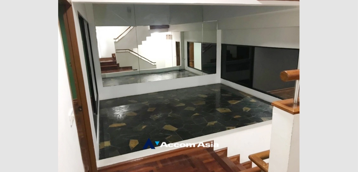 6  4 br Townhouse for rent and sale in Ploenchit ,Bangkok BTS Ploenchit AA24945