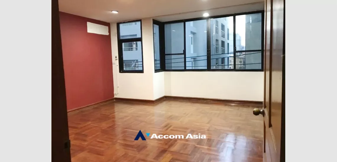  1  4 br Townhouse for rent and sale in ploenchit ,Bangkok BTS Ploenchit AA24945