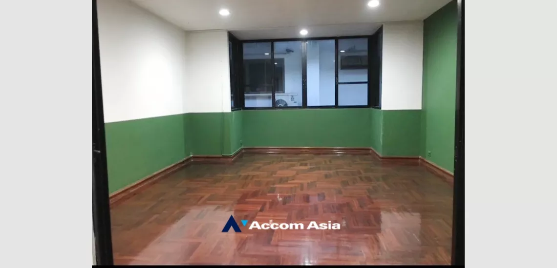 8  4 br Townhouse for rent and sale in ploenchit ,Bangkok BTS Ploenchit AA24945