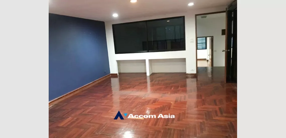 5  4 br Townhouse for rent and sale in ploenchit ,Bangkok BTS Ploenchit AA24945