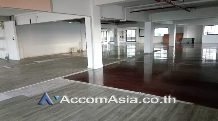  1  Office Space For Rent in Phaholyothin ,Bangkok BTS Saphan-Kwai at Office Space near BTS SaphanKwai AA24946