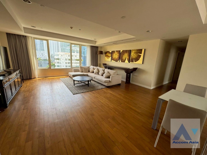 unit 4 Bedrooms  Condominium For Rent & Sale in Sukhumvit, Bangkok  near BTS Thong Lo (AA24950)