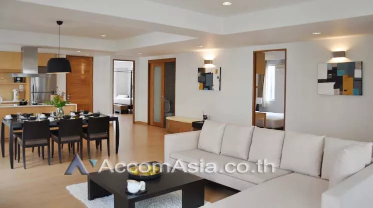 3 Bedrooms  Apartment For Rent in Sukhumvit, Bangkok  near BTS Phrom Phong (AA24954)