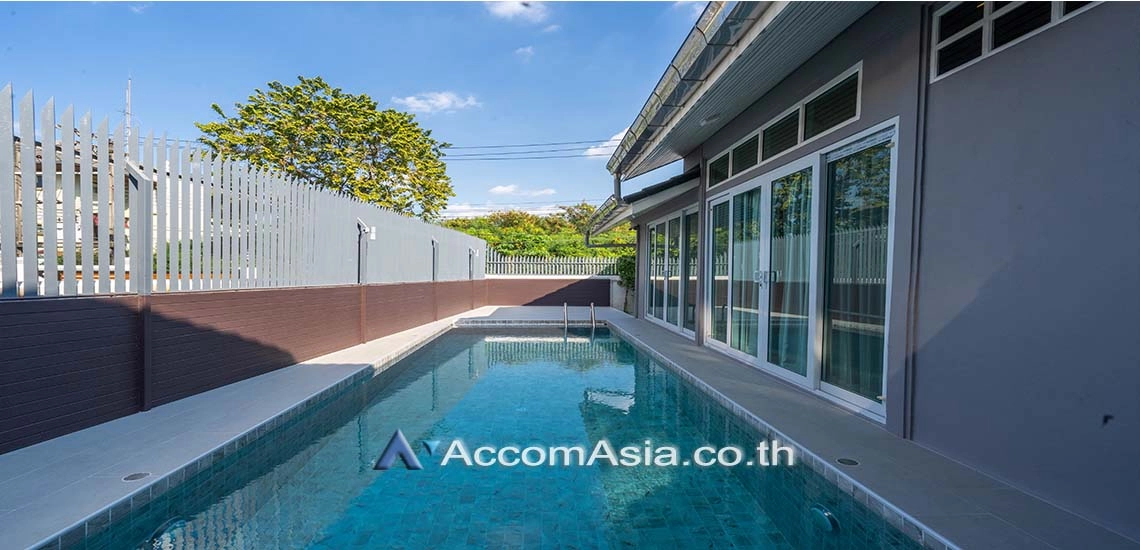 unitGarden, Private Swimming Pool |  4 Bedrooms  House For Rent in Sukhumvit, Bangkok  near BTS Phra khanong (AA24957)