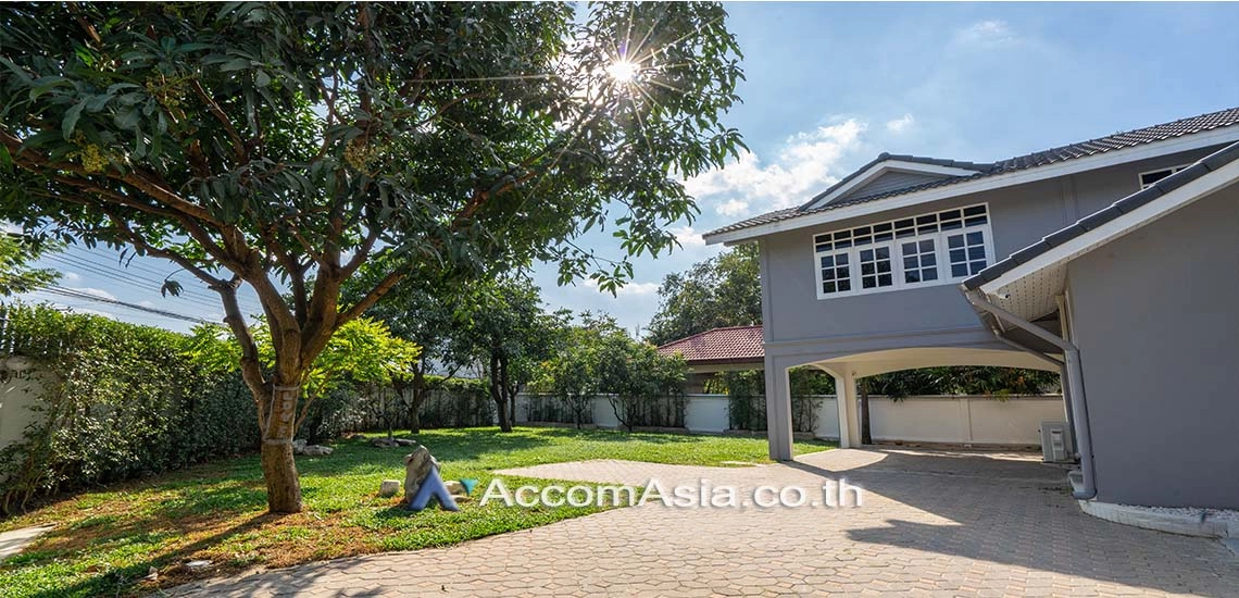 unitGarden, Private Swimming Pool |  4 Bedrooms  House For Rent in Sukhumvit, Bangkok  near BTS Phra khanong (AA24957)