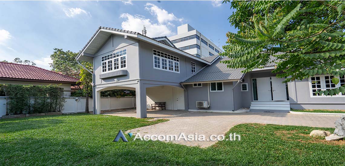 4 br House For Rent in sukhumvit, Bangkok AA24957 /