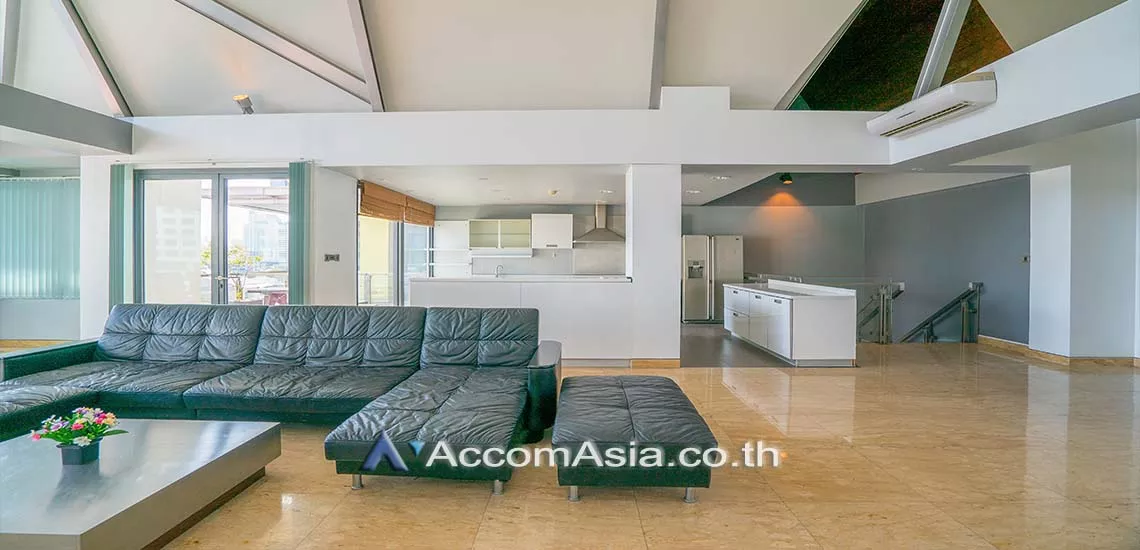 Big Balcony, Double High Ceiling, Duplex Condo |  3 Bedrooms  Condominium For Rent in Sukhumvit, Bangkok  near BTS Phrom Phong (AA24963)