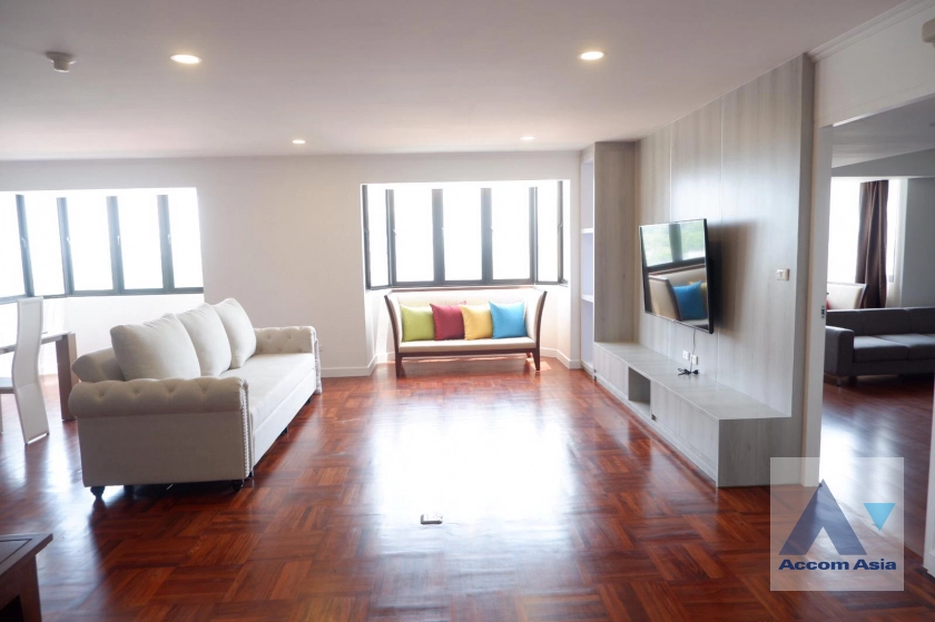 Corner Unit |  Omni Tower Condominium  2 Bedroom for Sale & Rent BTS Nana in Sukhumvit Bangkok