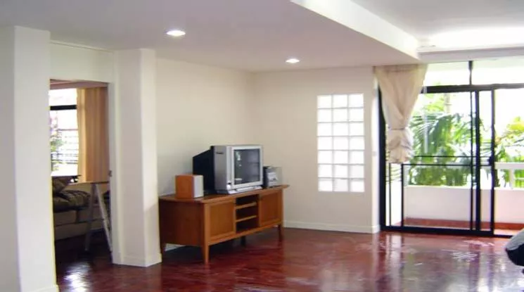 unitPet friendly |  3 Bedrooms  Apartment For Rent & Sale in Sukhumvit, Bangkok  near BTS Phrom Phong (1003901)