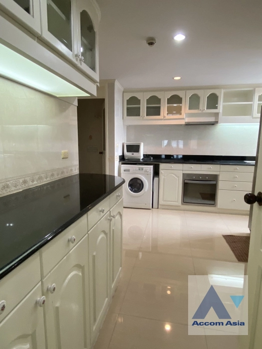 unit 3 Bedrooms  Condominium For Rent in Sukhumvit, Bangkok  near BTS Ekkamai (AA25000)