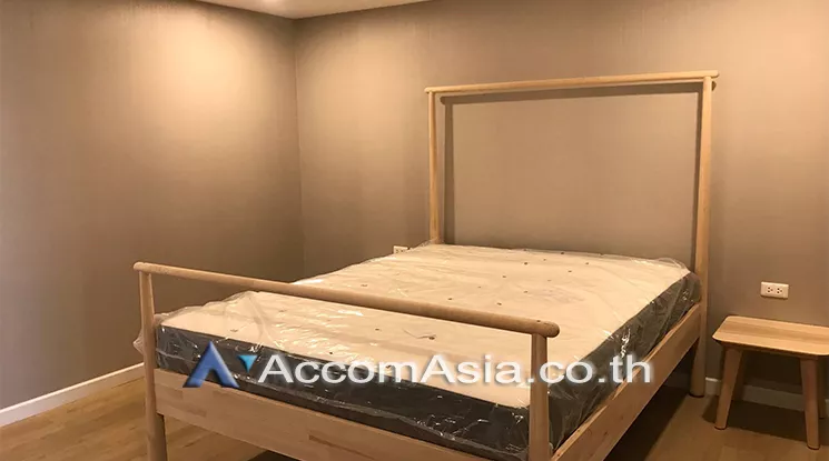 unit 3 Bedrooms  Condominium For Rent in Sukhumvit, Bangkok  near BTS Ekkamai (AA25003)