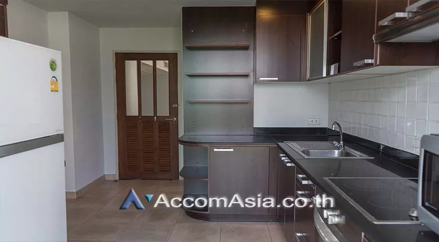 Pet friendly |  3 Bedrooms  Apartment For Rent in Sathorn, Bangkok  near BTS Chong Nonsi - MRT Lumphini (AA25011)
