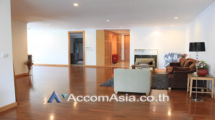 Pet friendly |  3 Bedrooms  Apartment For Rent in Sukhumvit, Bangkok  near BTS Phrom Phong (AA25029)