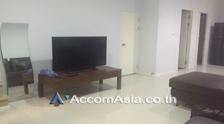 unit 3 Bedrooms  Townhouse For Rent & Sale in Sukhumvit, Bangkok  near BTS On Nut (AA25062)