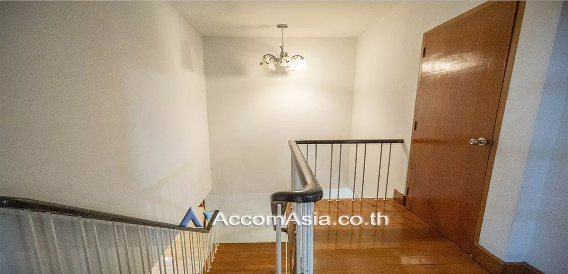 19  3 br House for rent and sale in Sukhumvit ,Bangkok BTS Thong Lo AA25069
