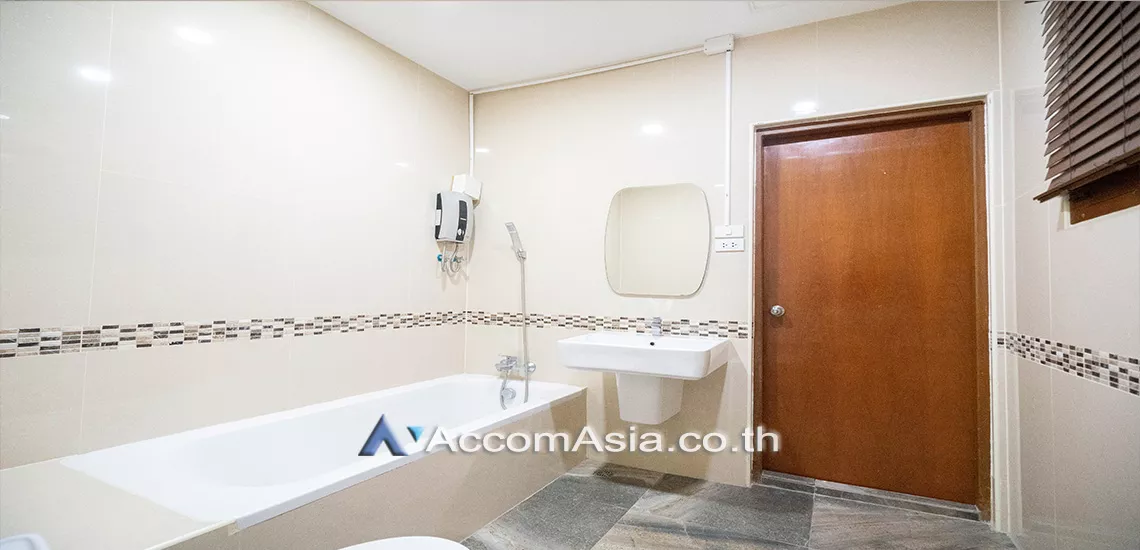 20  3 br House for rent and sale in Sukhumvit ,Bangkok BTS Thong Lo AA25069