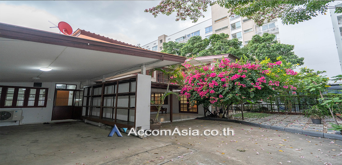 5  3 br House For Rent in sukhumvit ,Bangkok BTS Thong Lo AA25069