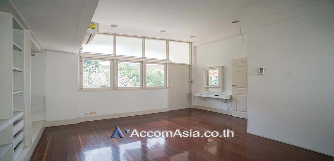 10  2 br House For Rent in Sukhumvit ,Bangkok BTS Ekkamai AA25089