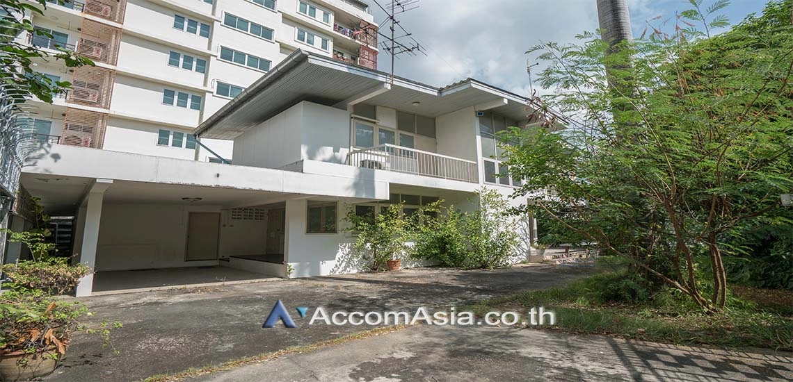 Home Office |  2 Bedrooms  House For Rent in Sukhumvit, Bangkok  near BTS Ekkamai (AA25089)