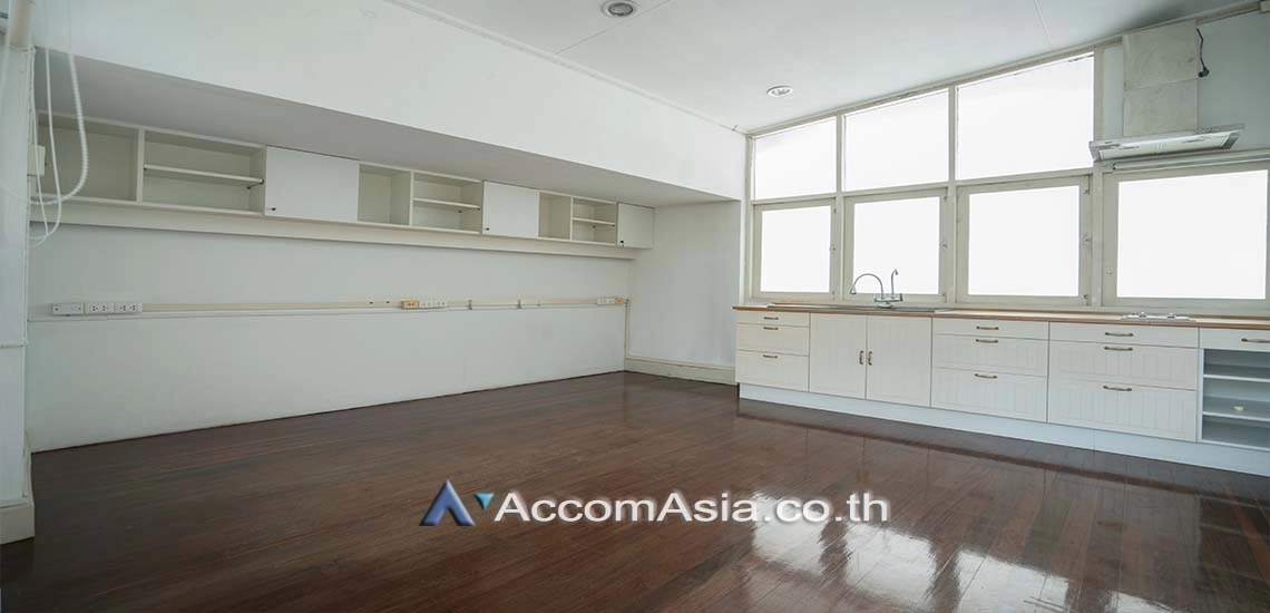 6  2 br House For Rent in Sukhumvit ,Bangkok BTS Ekkamai AA25089