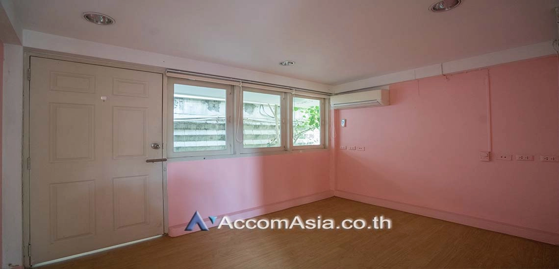 9  2 br House For Rent in Sukhumvit ,Bangkok BTS Ekkamai AA25089